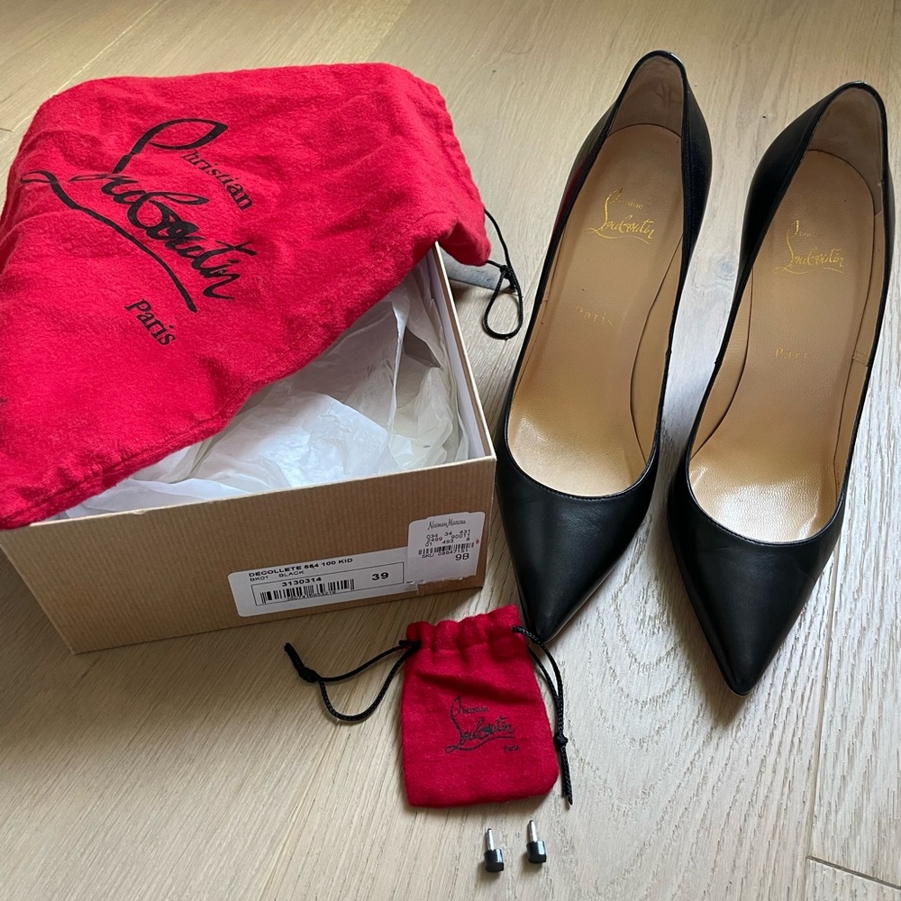Christian Louboutins Decollete 554 Black Leather size 39 (fits a US 8)